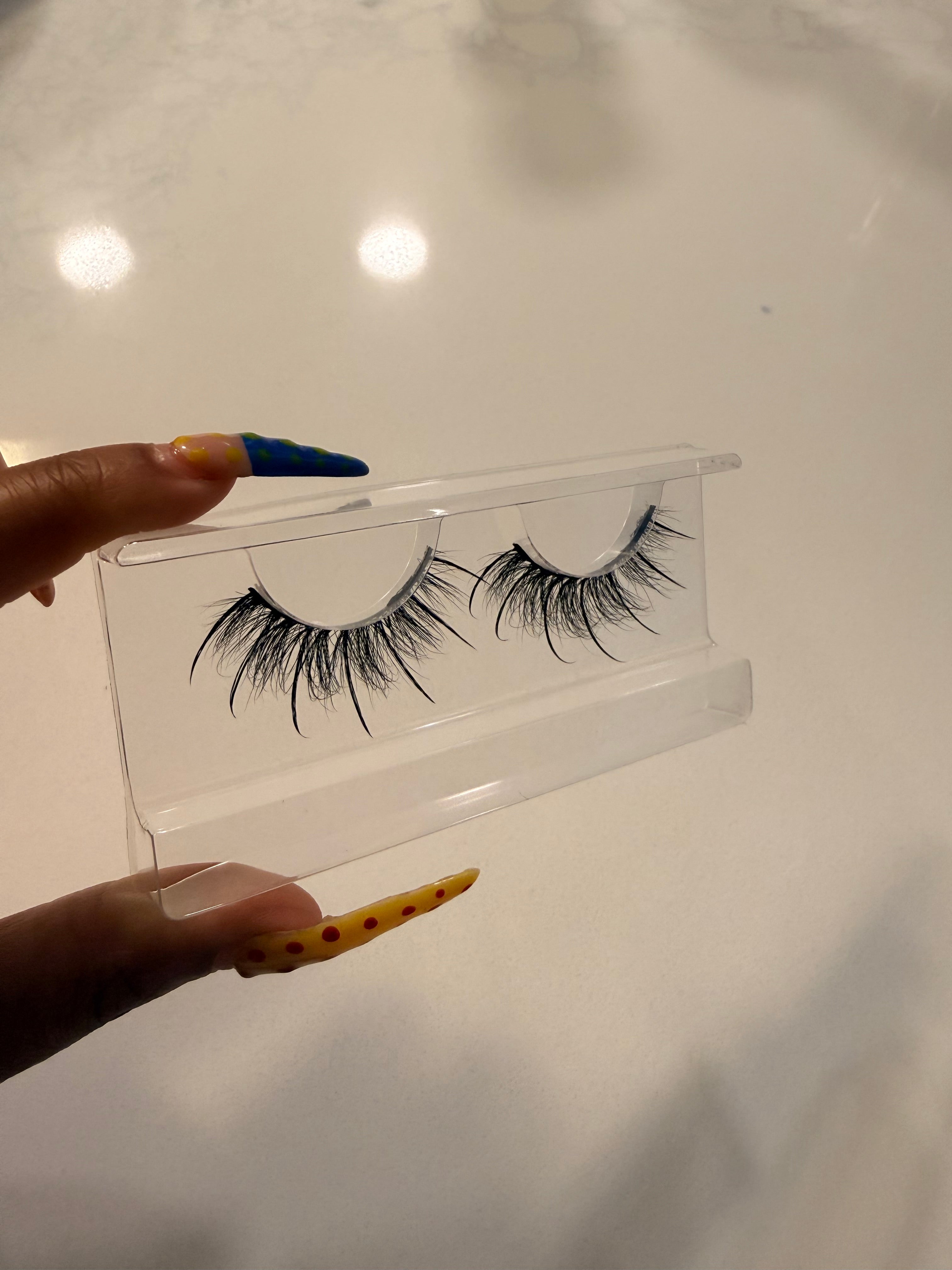 KITTY | 20/22mm Strip Lash